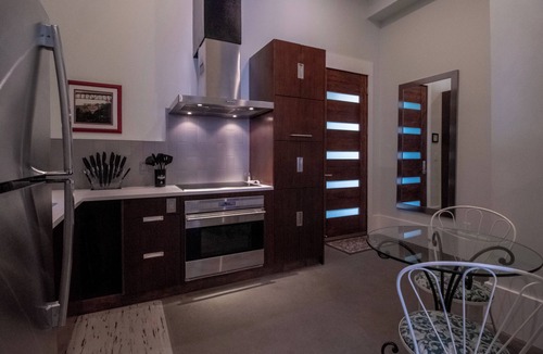 Ellenville Hotel | The Inn 81 North-Suite 2