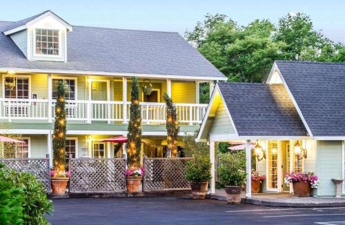 Willits Hotel | The Inn at Baechtel Creek
