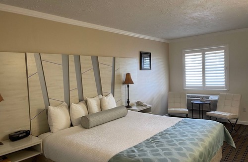 Willits Hotel | The Inn at Baechtel Creek