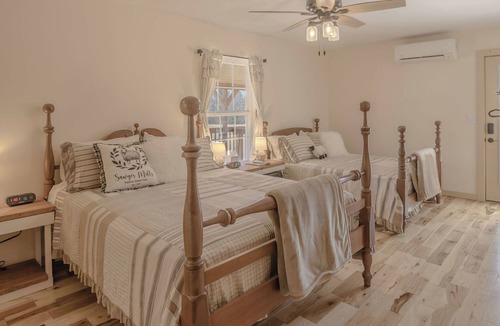 Whitley City Bed & Breakfast | The Inn at Beulah Farm - The Pen