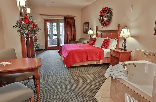 Pigeon Forge Hotel | The Inn at Christmas Place