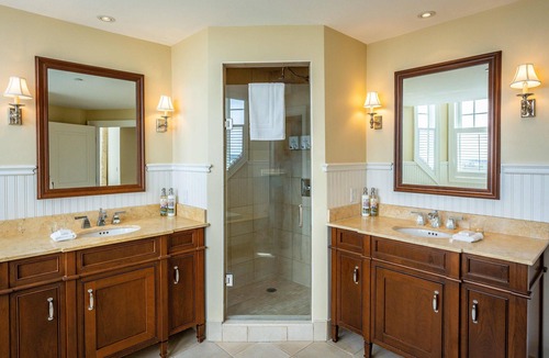 Kemble Bed & Breakfast | The Inn at Cobble Beach
