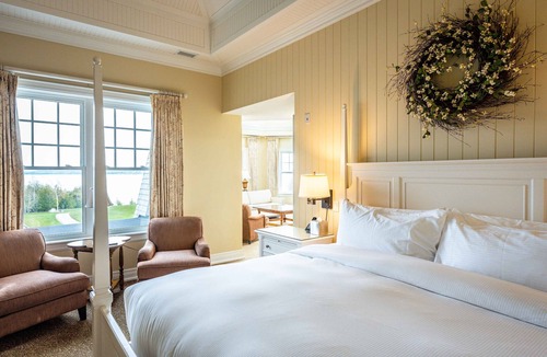 Kemble Bed & Breakfast | The Inn at Cobble Beach