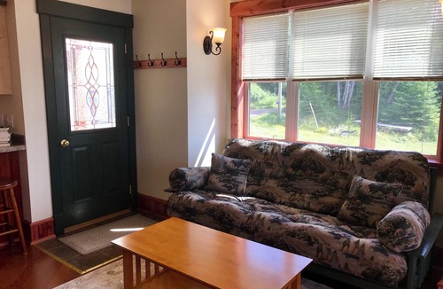 Croftville Resort | The Inn at Croftville Road Cottages #5. On the Shore of Lake Superior.