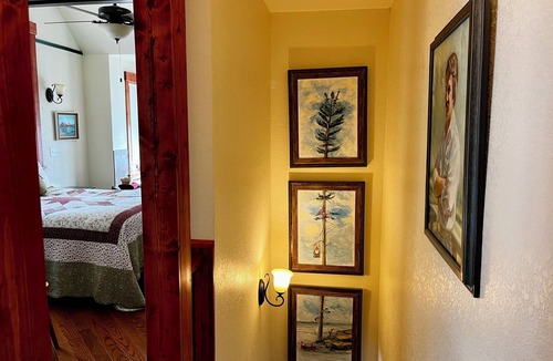 Croftville Resort | The Inn at Croftville Road Cottages #5. On the Shore of Lake Superior.