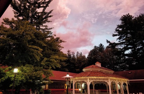Bernardston Hotel | The Inn At Crumpin Fox