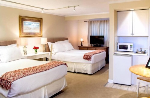 Fairfield House | The Inn at Fairfield Beach