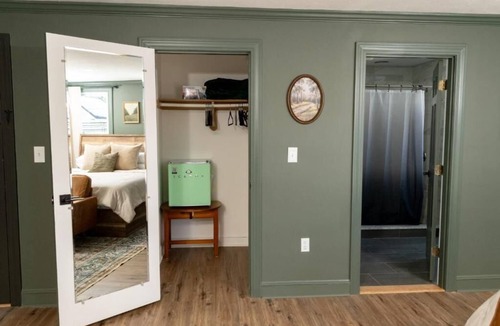 Sherborn Hotel | The Inn at Fireside Tavern Sherborn
