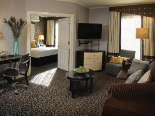 Woodbury Hotel | The Inn At Fox Hollow Hotel