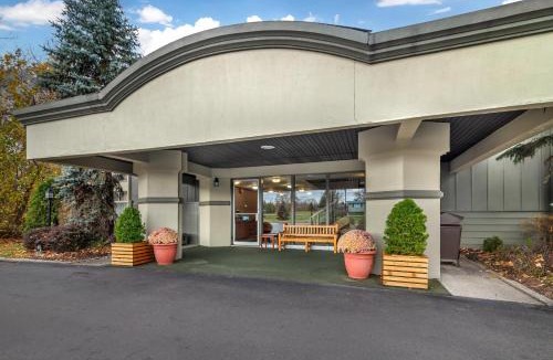 Town of Oswegatchie Hotel | The Inn at Gran View Ogdensburg, an Ascend Collection Hotel