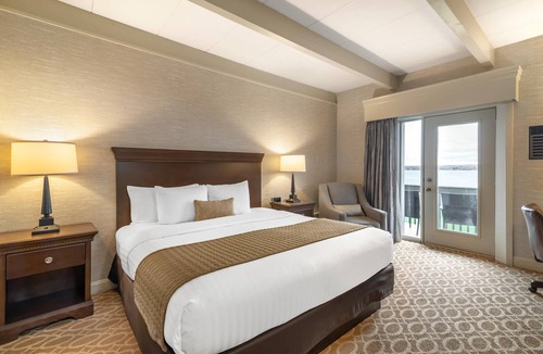 Ogdensburg Hotel | The Inn at Gran View Ogdensburg, an Ascend Collection Hotel