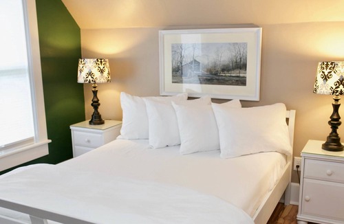 Brattleboro House | The Inn at Kampfires