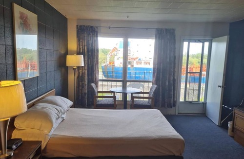Thorold Hotel | The Inn at Lock Seven
