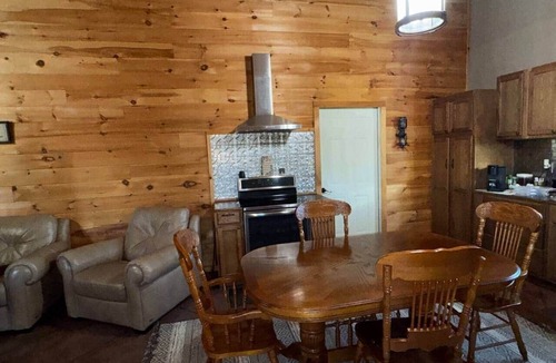 Pineville House | The Inn at Outlaw Ridge - Unit A