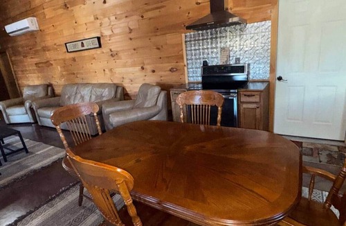 Pineville House | The Inn at Outlaw Ridge - Unit A