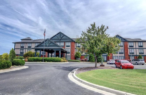 Wallace Hotel | The Inn at River Landing