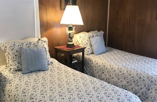 Starlight Bed & Breakfast | The Inn at Starlight Lake