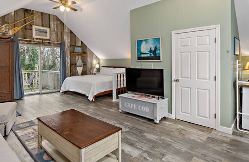 Eastham Bed & Breakfast | The Inn at the Oaks