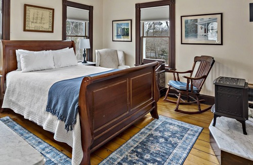 Eastham Bed & Breakfast | The Inn at the Oaks