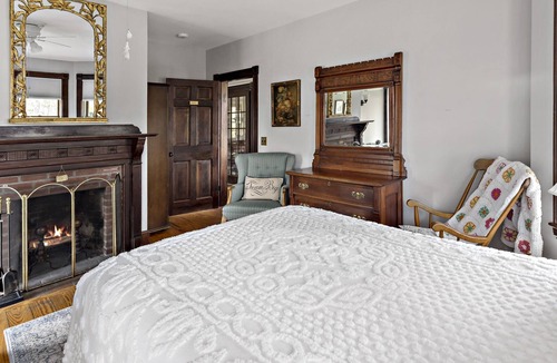Eastham Bed & Breakfast | The Inn at the Oaks