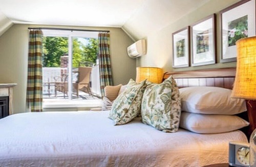 Perkinsville Hotel | The Inn at Weathersfield