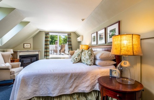 Perkinsville Hotel | The Inn at Weathersfield