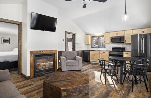 Bartlett Hotel | The Inn & More