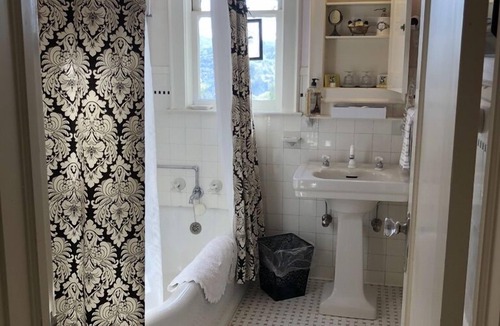 Sonora Hotel | The Inn on Knowles Hill