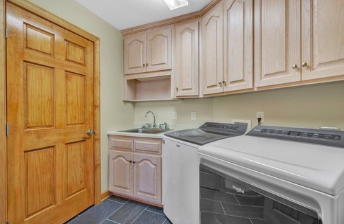 Wirtz House | The Inner Banks - Lakefront chalet with 180-degree lake views, dock & beach