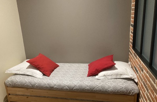 Corcelles-les-Arts Bed & Breakfast | The innkeeper room 3