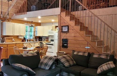Notre-Dame-Des-Bois Ski Chalet | The institute of cabanology