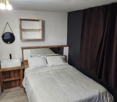 Les Rivieres Bed & Breakfast | The International House Hostel