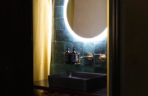 Te Aro Cabin | The Intrepid Hotel