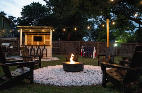 Central Gardens House | The Iris in Midtown: Fire pit- bar- pool table
