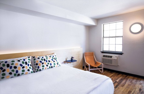Berry Hill Hotel | The Iris Motel - King Room