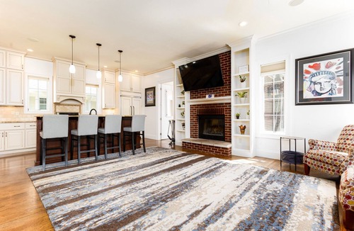Northeast South Bend House | The Irish Grand<>4BR Home 0.5 Mi to ND | Sleeps 20