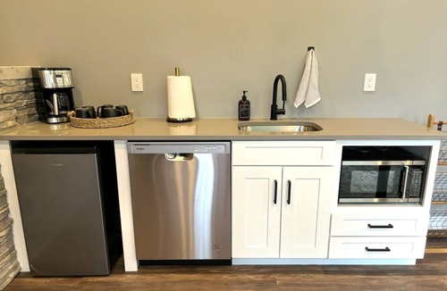 Town of Kirkland Apartment | The Iron Loft offers privacy, elegance and a combination of old and new nuances