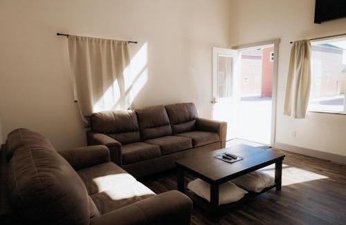 Garden City Hotel | The IronHorse Inn