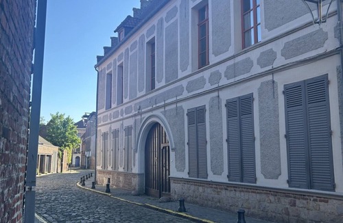Bethune Bed & Breakfast | The Isabelle de Luxembourg Suite