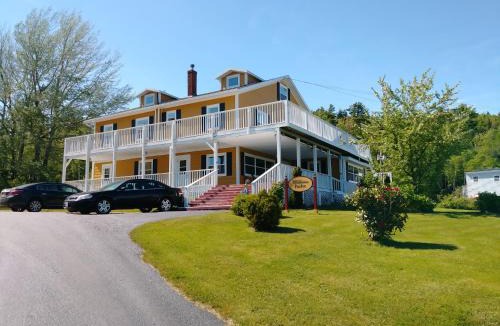 Ingonish Beach Hotel | The Island Inn