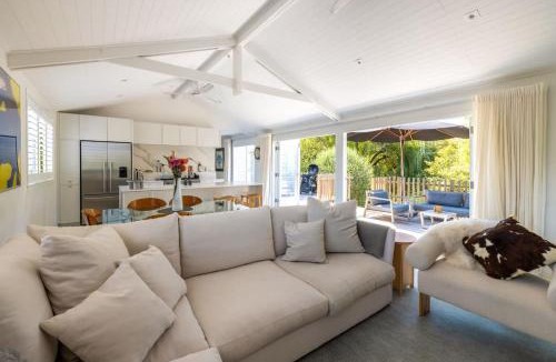 Oneroa House | The Island Veranda
