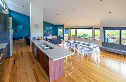 Ventnor House | The Islander - sleeps 20