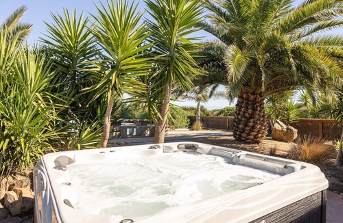 Ventnor House | The Islander - sleeps 20