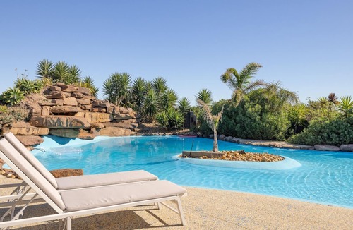 Ventnor House | The Islander - sleeps 20