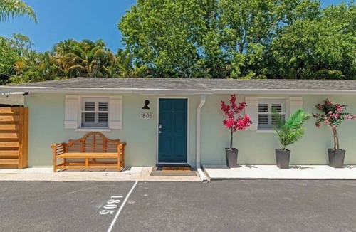 South Sarasota House | The Ivanhoe Getaway