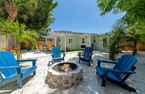 South Sarasota House | The Ivanhoe Hideaway