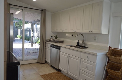 Edgewood House | The Ivory Palm