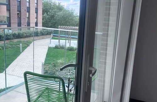 Harlow Apartment | The Ivy Abode 2 bed Apartment