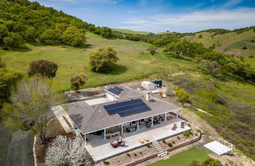 Bradley House | The J's Nest Deluxe