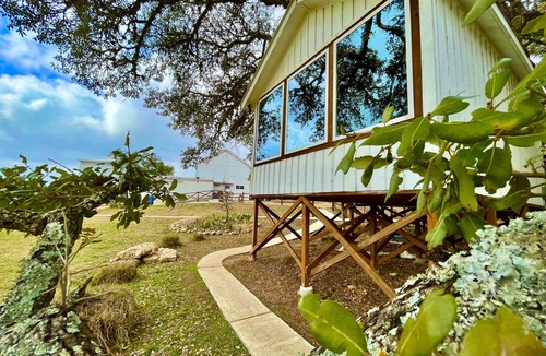 Dripping Springs Cabin | THE JACK: A Beautiful Treehouse Suite overlooking the Texas Hill Country